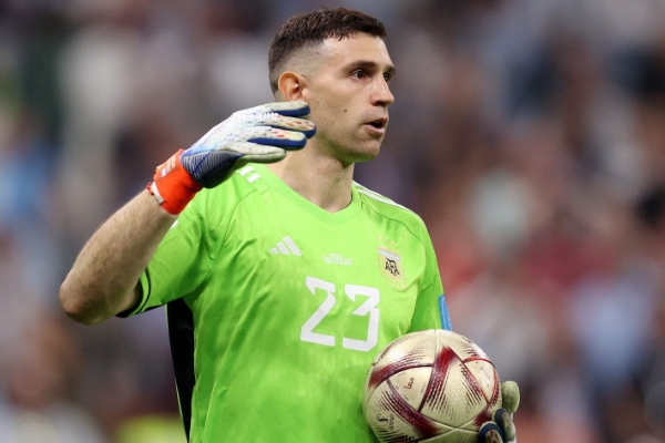 莫佩調侃撞傷萊諾成就大馬丁：“難道他不應該對我心存感激嗎？”